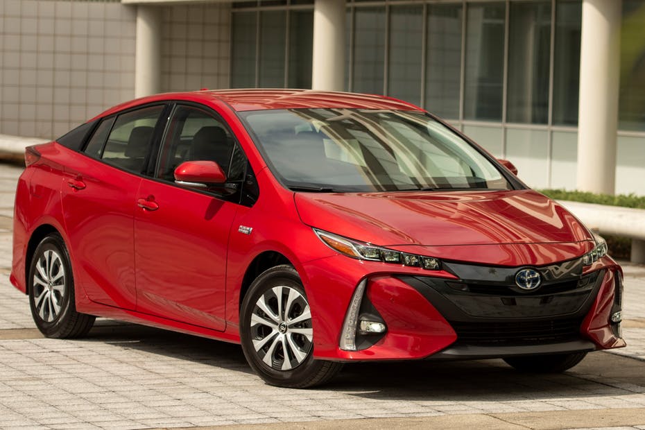 Wanting to Buy a Hybrid Car? Here is What You Should Know